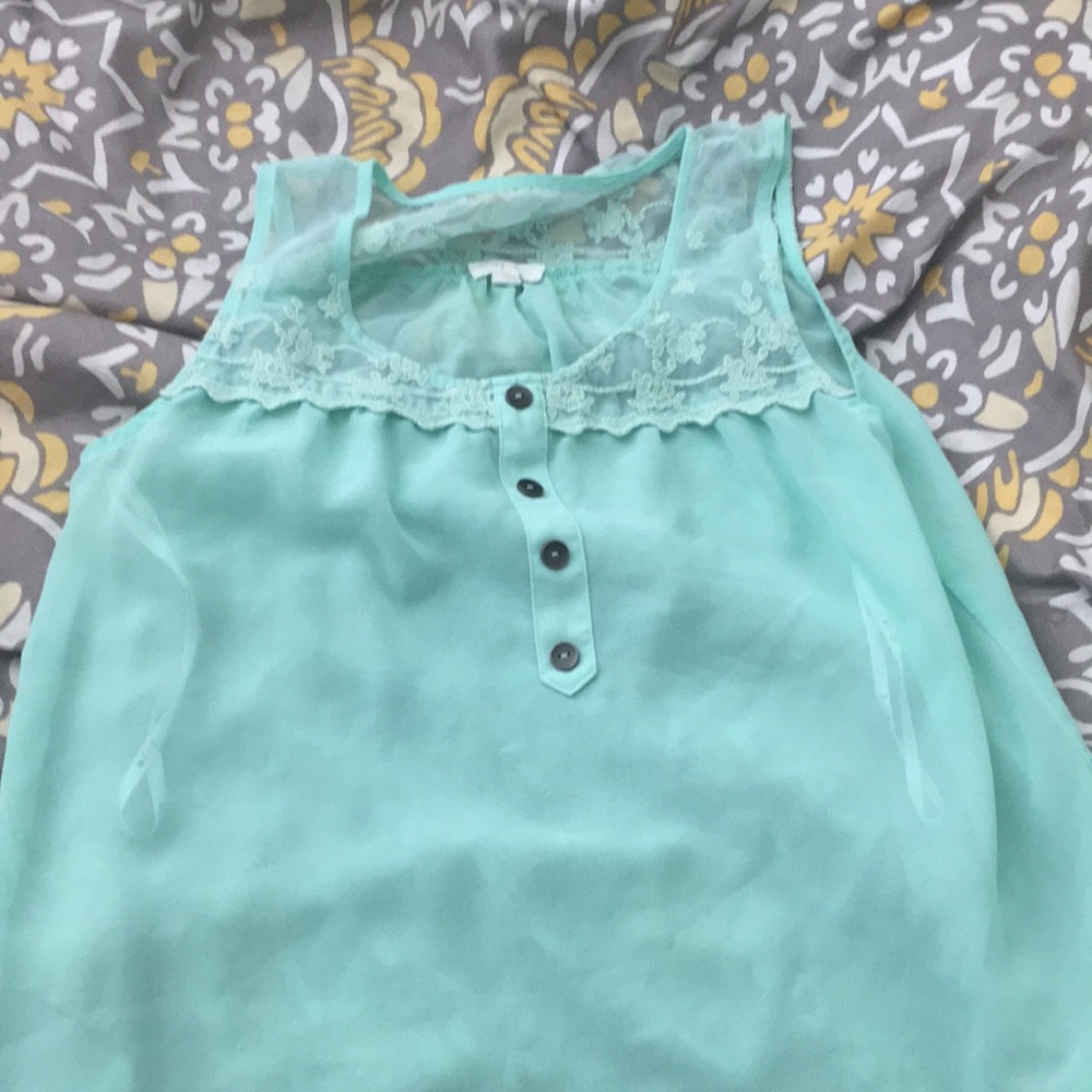 Mint green top. Local in Visalia, Ca